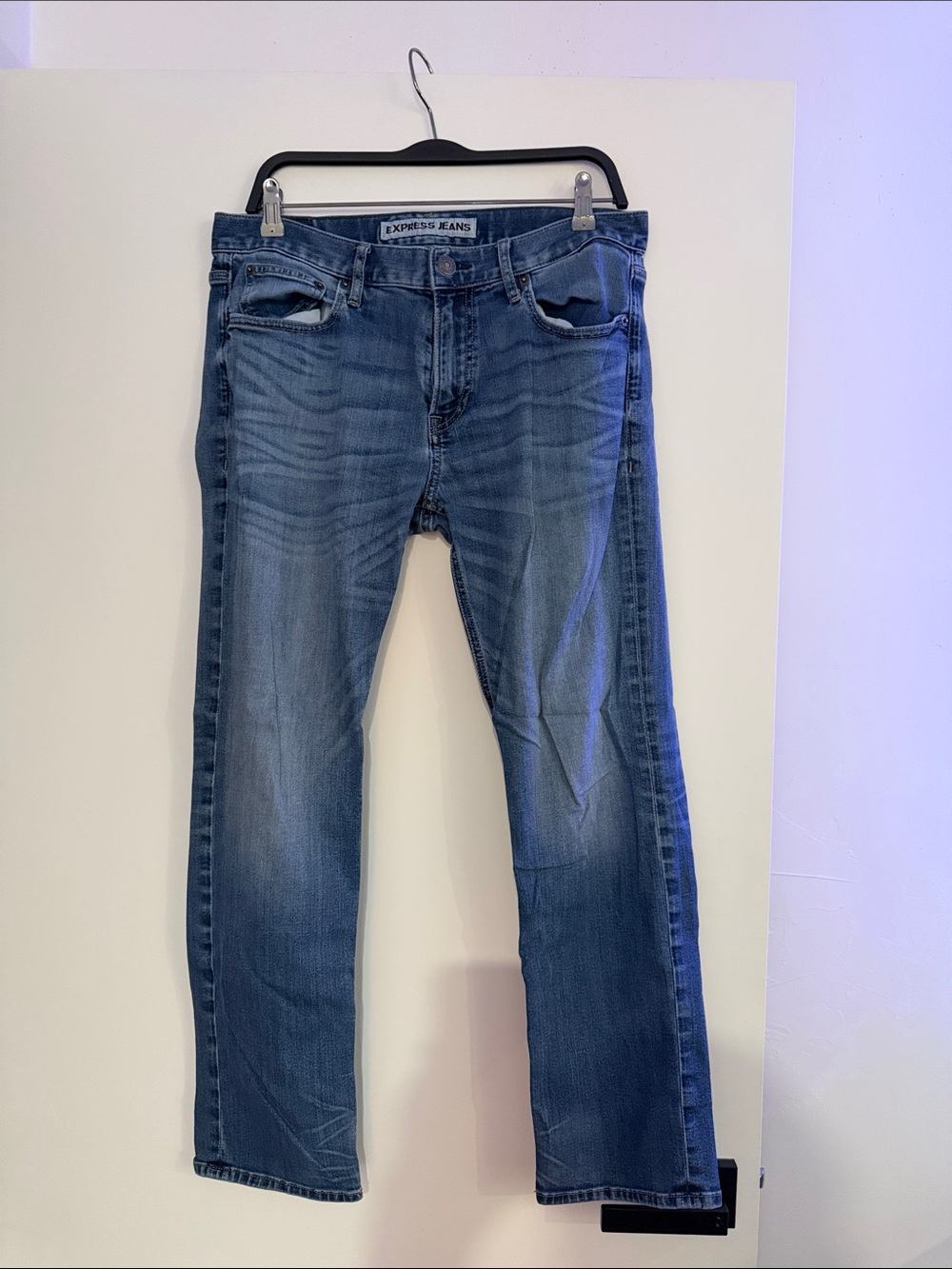 Express Men’s Medium Blue Straight Jeans